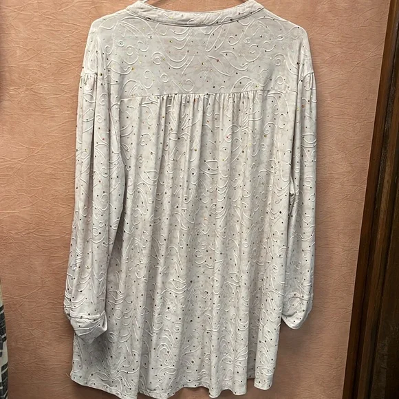 Elegant Cream Women's Top VeraRose - Picture 4 of 5